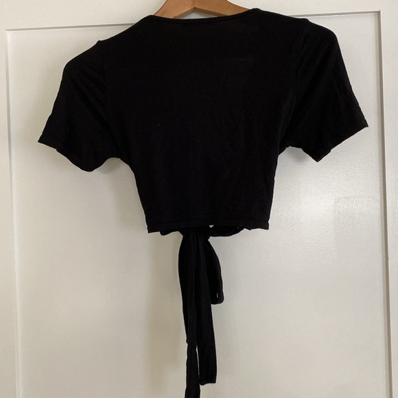Nasty Gal Give It Your Best Shot Tie Crop Top Size Small Black ⭐️⭐️⭐️⭐️⭐️ - Picture 6 of 17
